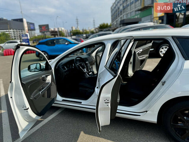 Белый Вольво B60, объемом двигателя 2 л и пробегом 236 тыс. км за 14799 $, фото 22 на Automoto.ua