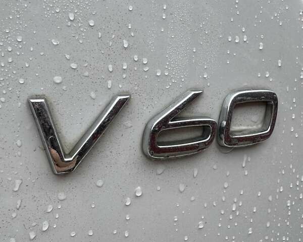 Белый Вольво B60, объемом двигателя 1.97 л и пробегом 243 тыс. км за 15800 $, фото 8 на Automoto.ua