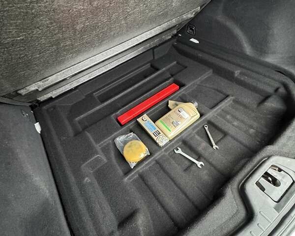 Белый Вольво B60, объемом двигателя 1.97 л и пробегом 243 тыс. км за 15800 $, фото 13 на Automoto.ua