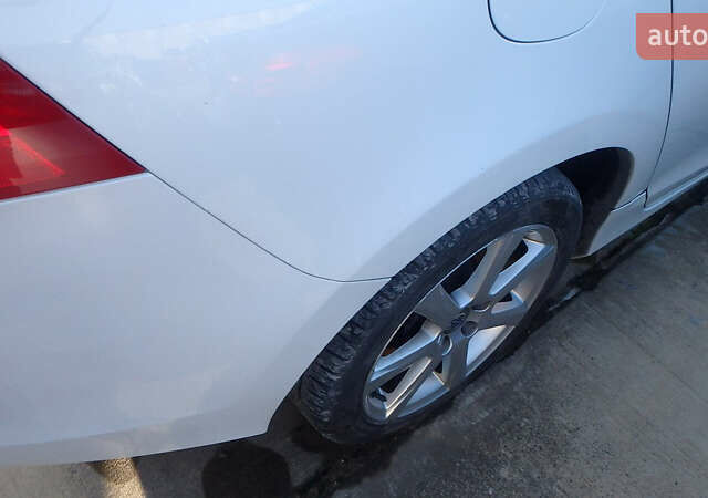 Белый Вольво B60, объемом двигателя 2 л и пробегом 122 тыс. км за 7500 $, фото 9 на Automoto.ua