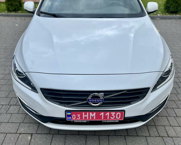 Вольво B60 2016 в Луцке на Automoto.ua Белый Вольво B60, объемом двигателя 2 л и пробегом 243 тыс. км за 15790 $, фото 13 на Automoto.ua