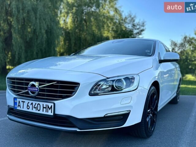 Белый Вольво B60, объемом двигателя 2 л и пробегом 288 тыс. км за 14300 $, фото 1 на Automoto.ua