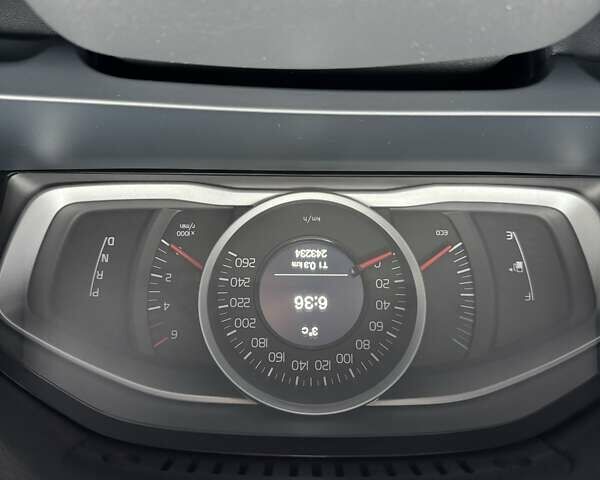 Белый Вольво B60, объемом двигателя 1.97 л и пробегом 243 тыс. км за 15800 $, фото 28 на Automoto.ua