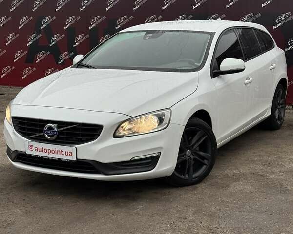 Белый Вольво B60, объемом двигателя 1.97 л и пробегом 243 тыс. км за 15800 $, фото 2 на Automoto.ua