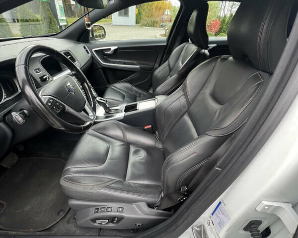 Вольво B60 2016 в Луцке на Automoto.ua Белый Вольво B60, объемом двигателя 2 л и пробегом 243 тыс. км за 15790 $, фото 23 на Automoto.ua