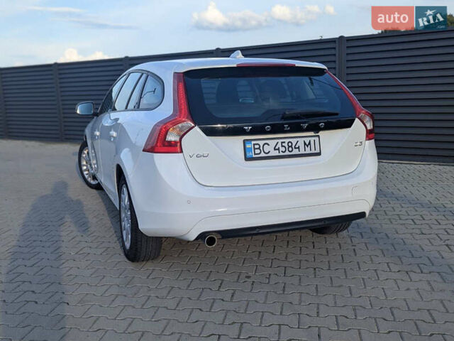 Белый Вольво B60, объемом двигателя 1.97 л и пробегом 227 тыс. км за 14500 $, фото 2 на Automoto.ua