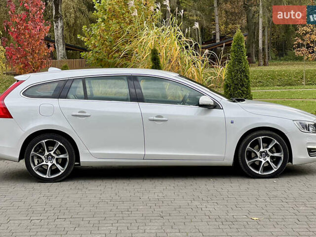 Вольво B60 2016 в Луцке на Automoto.ua Белый Вольво B60, объемом двигателя 2 л и пробегом 243 тыс. км за 15790 $, фото 2 на Automoto.ua