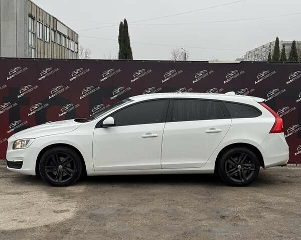 Белый Вольво B60, объемом двигателя 1.97 л и пробегом 243 тыс. км за 15800 $, фото 5 на Automoto.ua