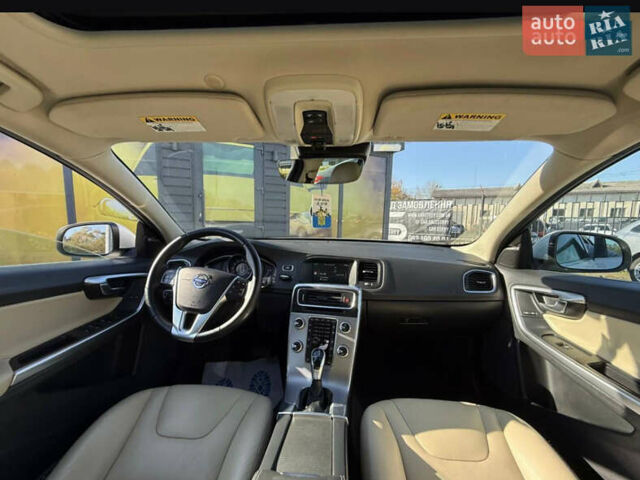 Белый Вольво B60, объемом двигателя 2 л и пробегом 190 тыс. км за 12300 $, фото 4 на Automoto.ua