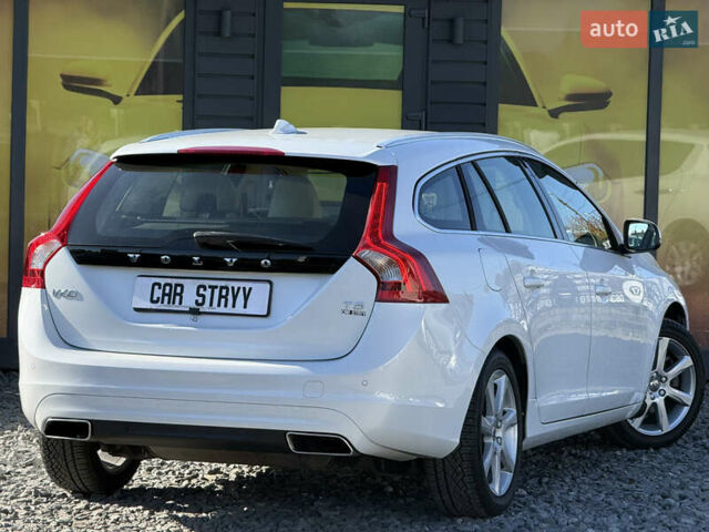 Белый Вольво B60, объемом двигателя 2 л и пробегом 190 тыс. км за 12300 $, фото 21 на Automoto.ua