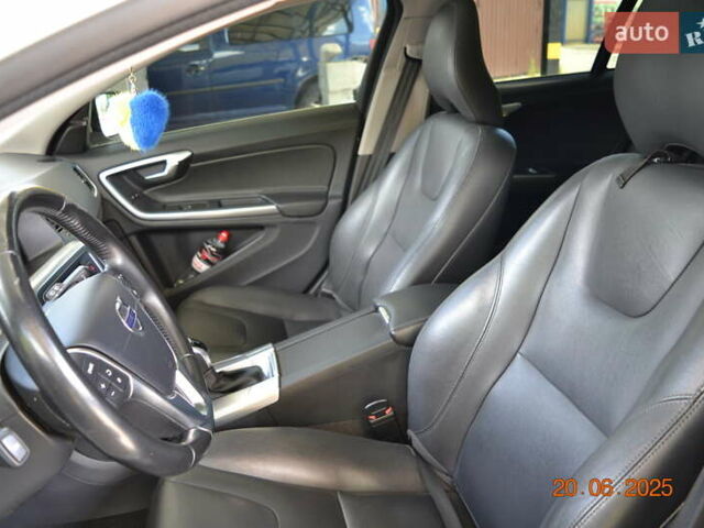 Білий Вольво B60, об'ємом двигуна 1.97 л та пробігом 68 тис. км за 16500 $, фото 33 на Automoto.ua