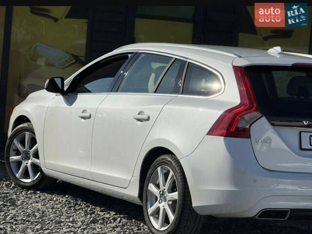 Белый Вольво B60, объемом двигателя 2 л и пробегом 190 тыс. км за 12300 $, фото 12 на Automoto.ua