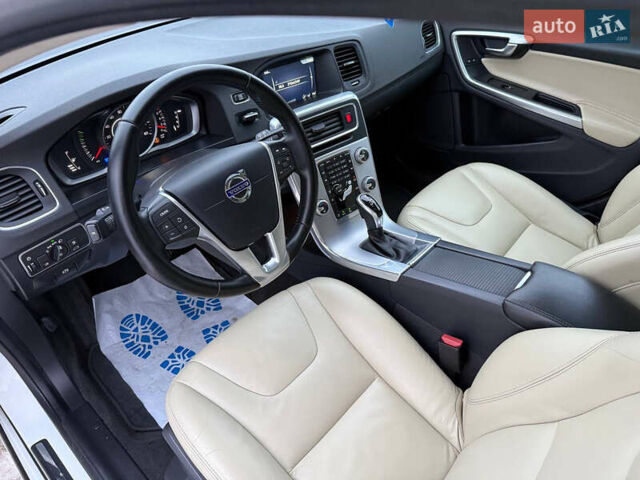 Білий Вольво B60, об'ємом двигуна 2 л та пробігом 192 тис. км за 12200 $, фото 29 на Automoto.ua