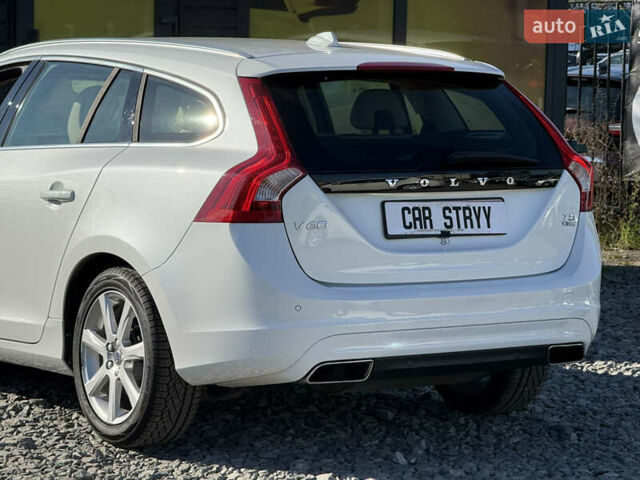 Белый Вольво B60, объемом двигателя 2 л и пробегом 190 тыс. км за 12300 $, фото 18 на Automoto.ua