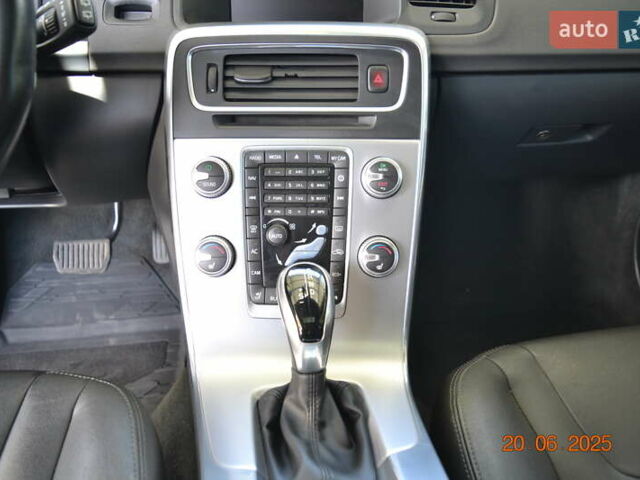 Білий Вольво B60, об'ємом двигуна 1.97 л та пробігом 68 тис. км за 16500 $, фото 29 на Automoto.ua