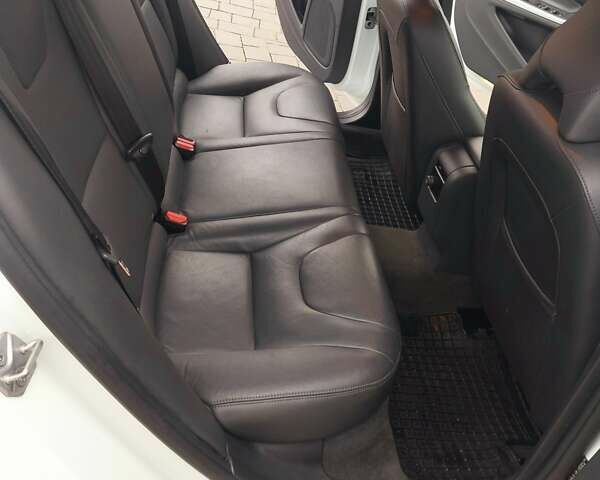 Белый Вольво B60, объемом двигателя 1.99 л и пробегом 209 тыс. км за 14600 $, фото 14 на Automoto.ua