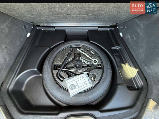 Белый Вольво B60, объемом двигателя 2 л и пробегом 190 тыс. км за 12300 $, фото 44 на Automoto.ua