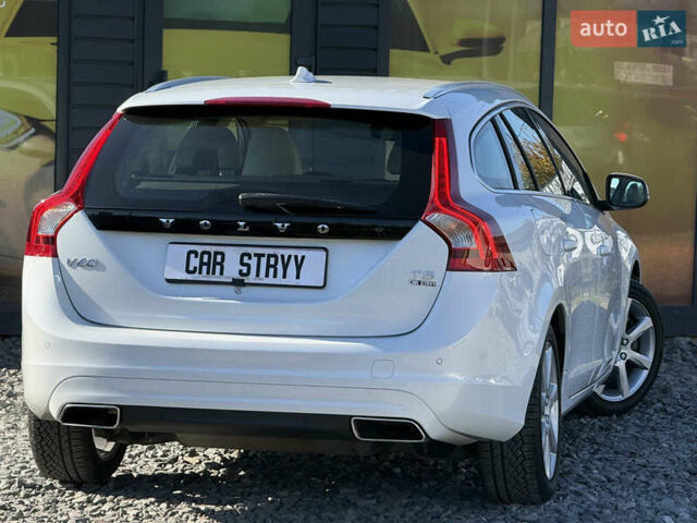 Белый Вольво B60, объемом двигателя 2 л и пробегом 190 тыс. км за 12300 $, фото 23 на Automoto.ua