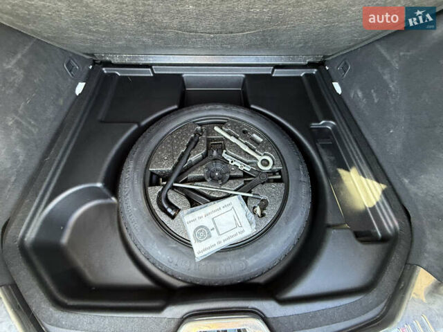 Белый Вольво B60, объемом двигателя 2 л и пробегом 190 тыс. км за 12300 $, фото 44 на Automoto.ua