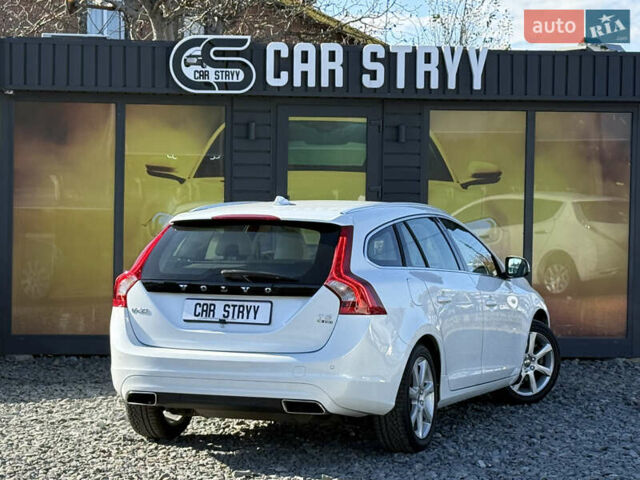 Белый Вольво B60, объемом двигателя 2 л и пробегом 190 тыс. км за 12300 $, фото 3 на Automoto.ua