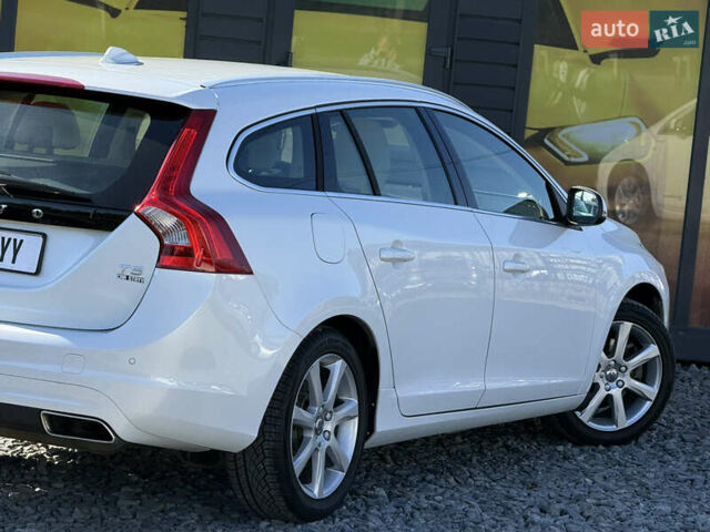 Белый Вольво B60, объемом двигателя 2 л и пробегом 190 тыс. км за 12300 $, фото 25 на Automoto.ua