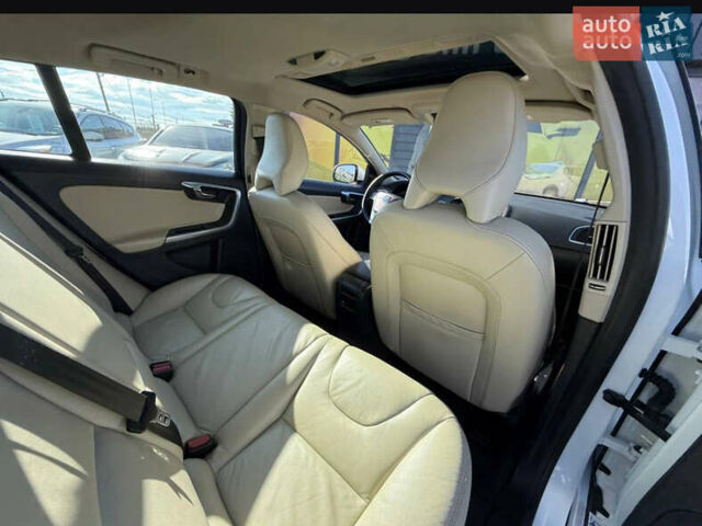 Белый Вольво B60, объемом двигателя 2 л и пробегом 190 тыс. км за 12300 $, фото 37 на Automoto.ua