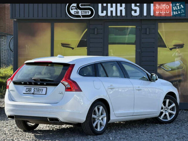 Белый Вольво B60, объемом двигателя 2 л и пробегом 190 тыс. км за 12300 $, фото 3 на Automoto.ua