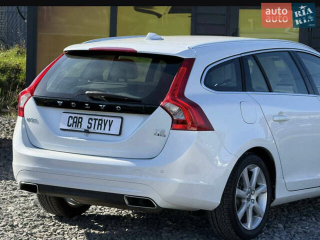 Белый Вольво B60, объемом двигателя 2 л и пробегом 190 тыс. км за 12300 $, фото 16 на Automoto.ua