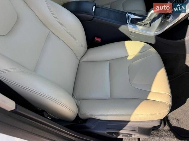 Білий Вольво B60, об'ємом двигуна 2 л та пробігом 190 тис. км за 11800 $, фото 55 на Automoto.ua