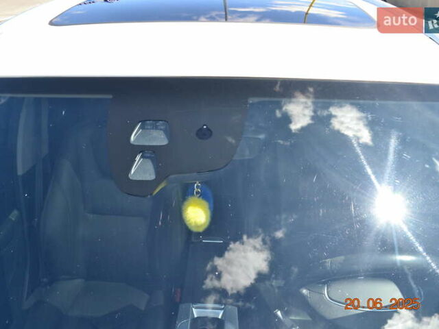 Білий Вольво B60, об'ємом двигуна 1.97 л та пробігом 68 тис. км за 16500 $, фото 35 на Automoto.ua