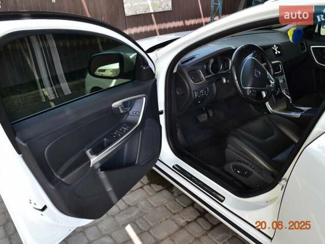 Білий Вольво B60, об'ємом двигуна 1.97 л та пробігом 68 тис. км за 16500 $, фото 20 на Automoto.ua