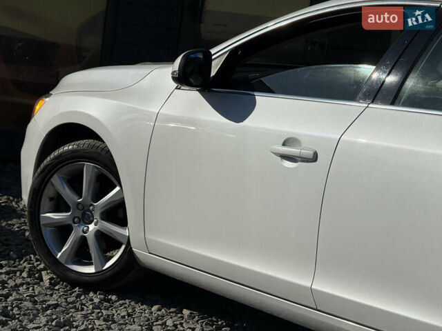 Белый Вольво B60, объемом двигателя 2 л и пробегом 190 тыс. км за 12300 $, фото 20 на Automoto.ua