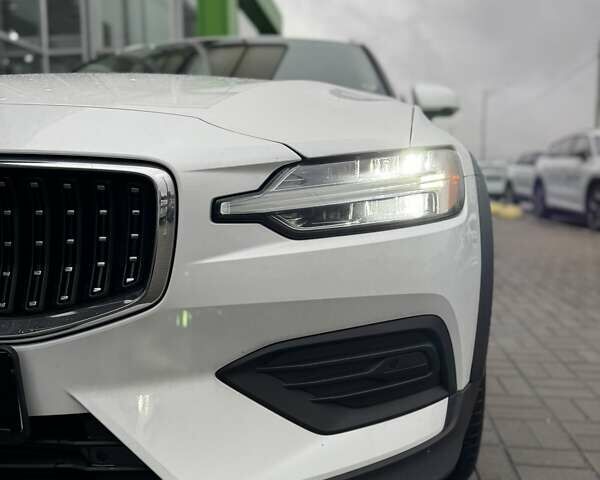 Белый Вольво B60, объемом двигателя 1.97 л и пробегом 61 тыс. км за 29990 $, фото 3 на Automoto.ua