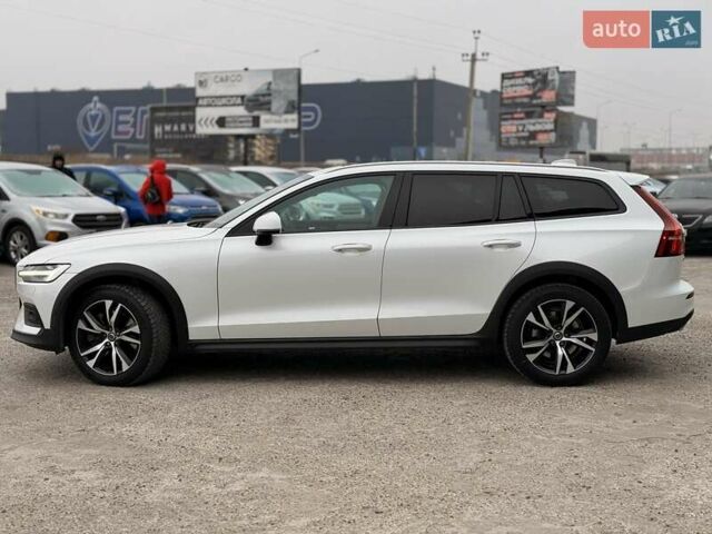 Белый Вольво B60, объемом двигателя 2 л и пробегом 30 тыс. км за 32250 $, фото 4 на Automoto.ua