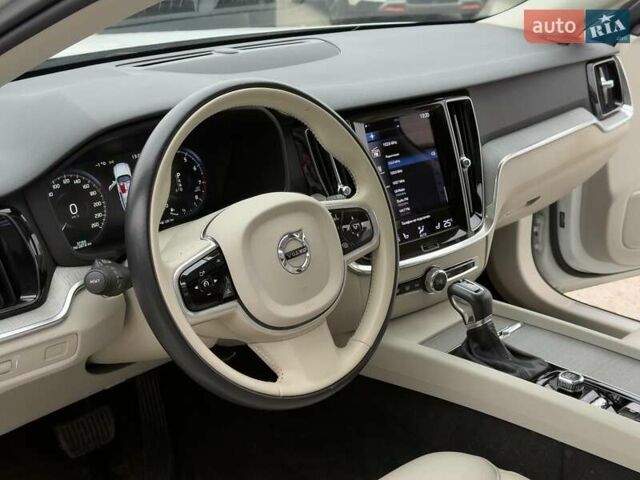 Белый Вольво B60, объемом двигателя 2 л и пробегом 30 тыс. км за 32250 $, фото 34 на Automoto.ua