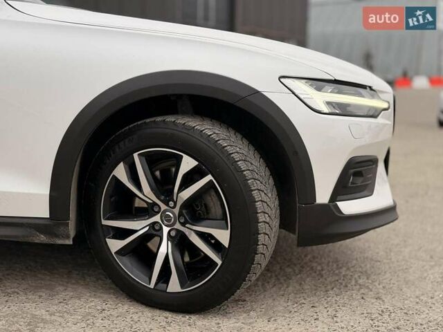 Белый Вольво B60, объемом двигателя 2 л и пробегом 30 тыс. км за 32250 $, фото 13 на Automoto.ua