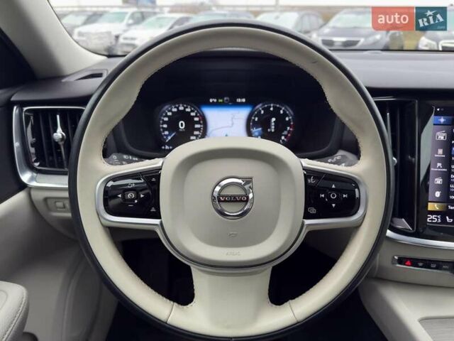 Белый Вольво B60, объемом двигателя 2 л и пробегом 30 тыс. км за 32250 $, фото 25 на Automoto.ua