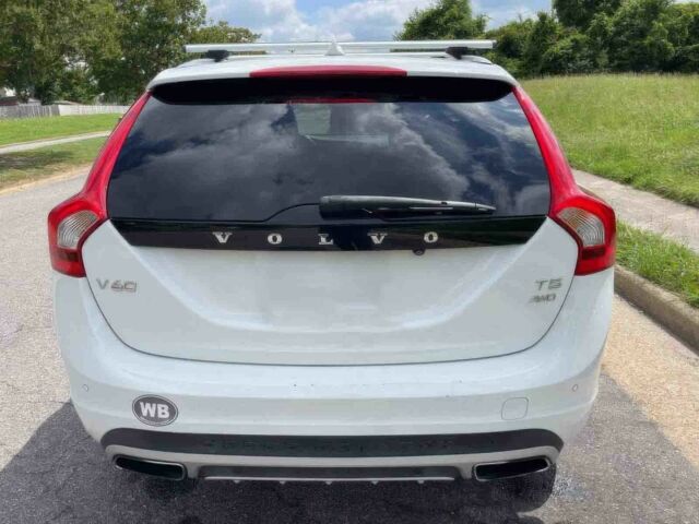 Білий Вольво B60, об'ємом двигуна 2 л та пробігом 56 тис. км за 8350 $, фото 5 на Automoto.ua