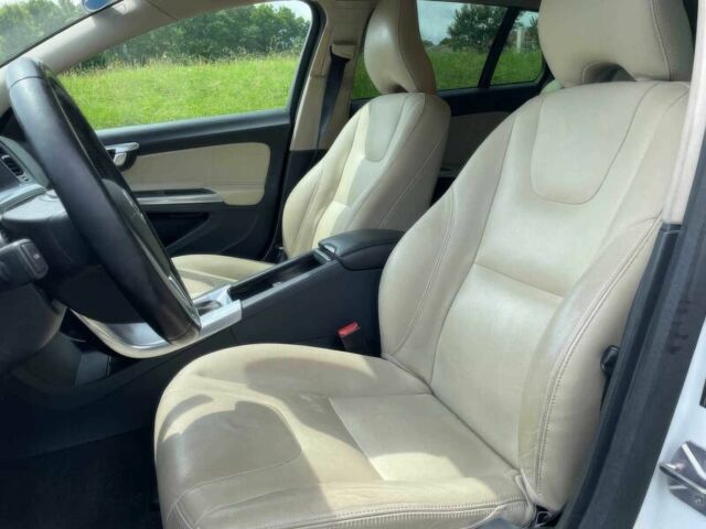 Білий Вольво B60, об'ємом двигуна 2 л та пробігом 56 тис. км за 8350 $, фото 9 на Automoto.ua
