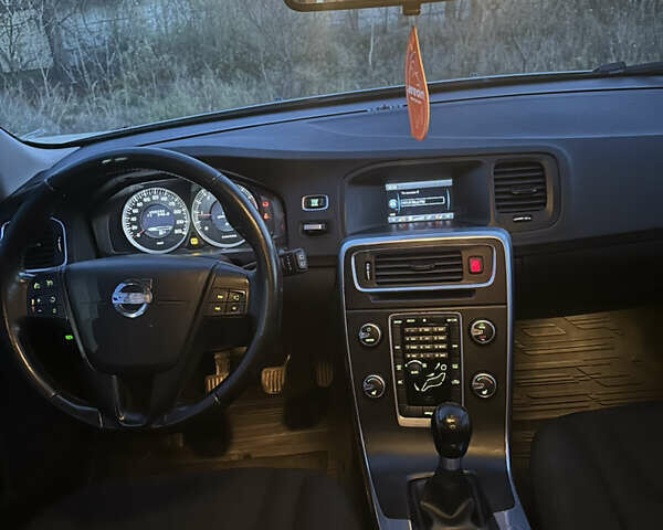 Бежевий Вольво B60, об'ємом двигуна 1.56 л та пробігом 255 тис. км за 8550 $, фото 15 на Automoto.ua