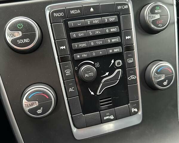 Бежевый Вольво B60, объемом двигателя 1.6 л и пробегом 215 тыс. км за 10300 $, фото 35 на Automoto.ua