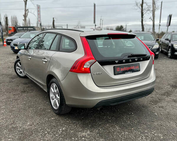 Бежевый Вольво B60, объемом двигателя 1.6 л и пробегом 215 тыс. км за 9700 $, фото 8 на Automoto.ua