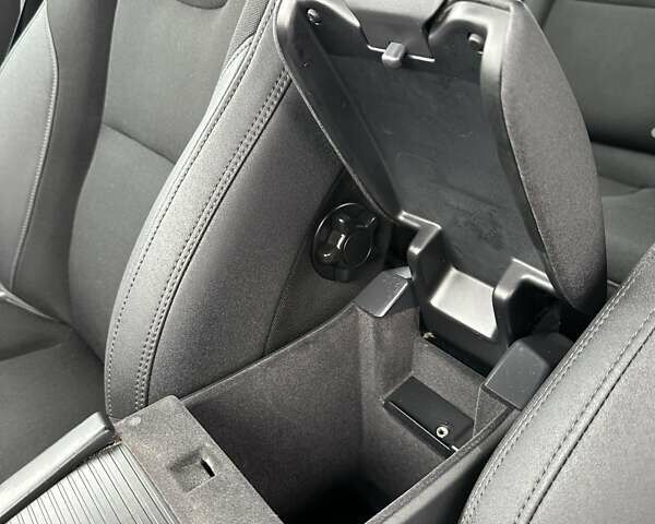 Бежевый Вольво B60, объемом двигателя 1.6 л и пробегом 215 тыс. км за 10300 $, фото 36 на Automoto.ua