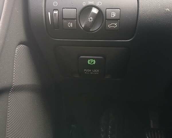 Бежевий Вольво B60, об'ємом двигуна 1.56 л та пробігом 255 тис. км за 8300 $, фото 2 на Automoto.ua