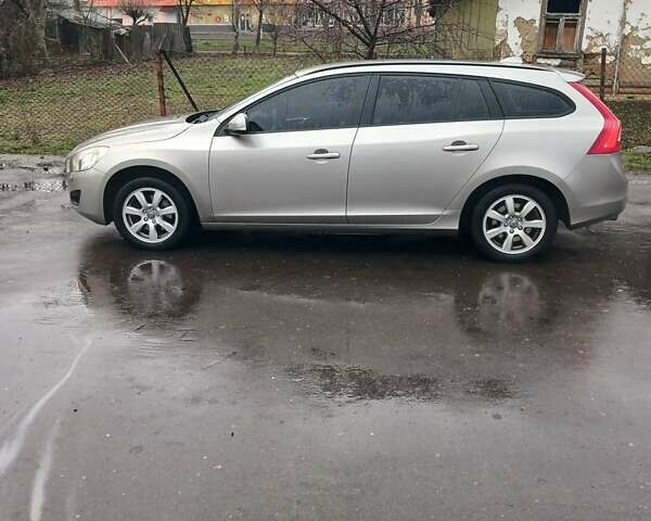 Бежевий Вольво B60, об'ємом двигуна 1.56 л та пробігом 255 тис. км за 8300 $, фото 9 на Automoto.ua