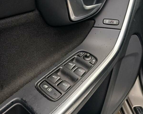 Бежевий Вольво B60, об'ємом двигуна 1.56 л та пробігом 255 тис. км за 8300 $, фото 12 на Automoto.ua