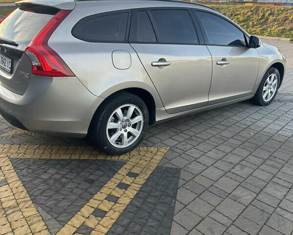 Бежевий Вольво B60, об'ємом двигуна 1.56 л та пробігом 255 тис. км за 8550 $, фото 8 на Automoto.ua