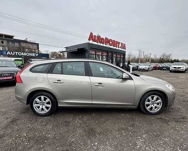 Бежевый Вольво B60, объемом двигателя 1.6 л и пробегом 215 тыс. км за 9700 $, фото 4 на Automoto.ua