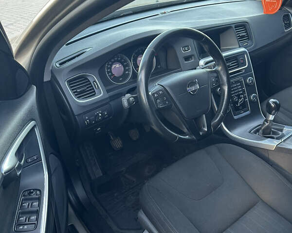 Бежевий Вольво B60, об'ємом двигуна 1.56 л та пробігом 255 тис. км за 8550 $, фото 18 на Automoto.ua