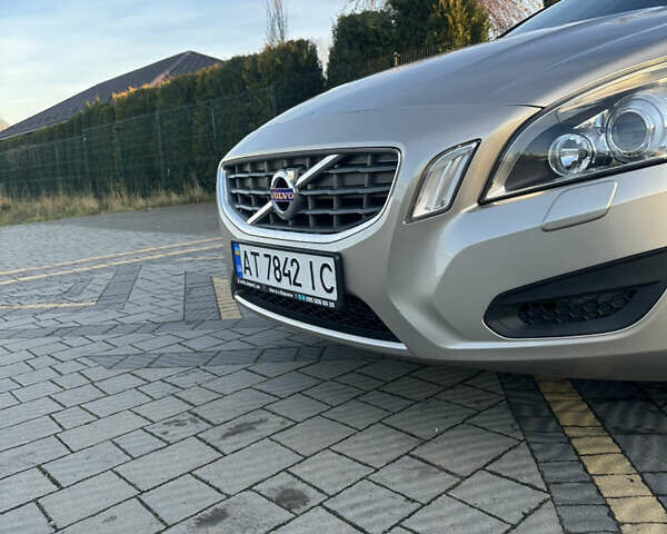 Бежевий Вольво B60, об'ємом двигуна 1.56 л та пробігом 255 тис. км за 8550 $, фото 10 на Automoto.ua